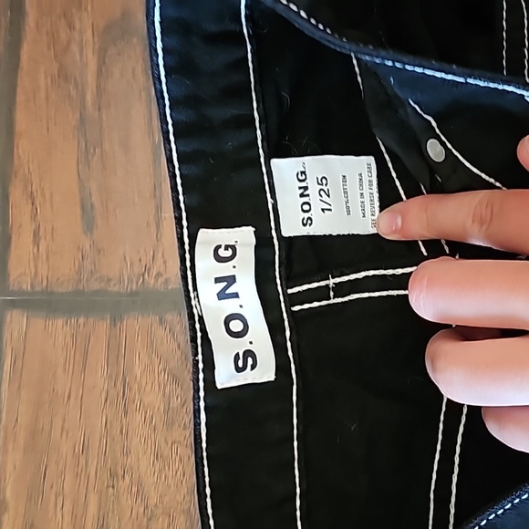 Jeans - Picture 3 of 3